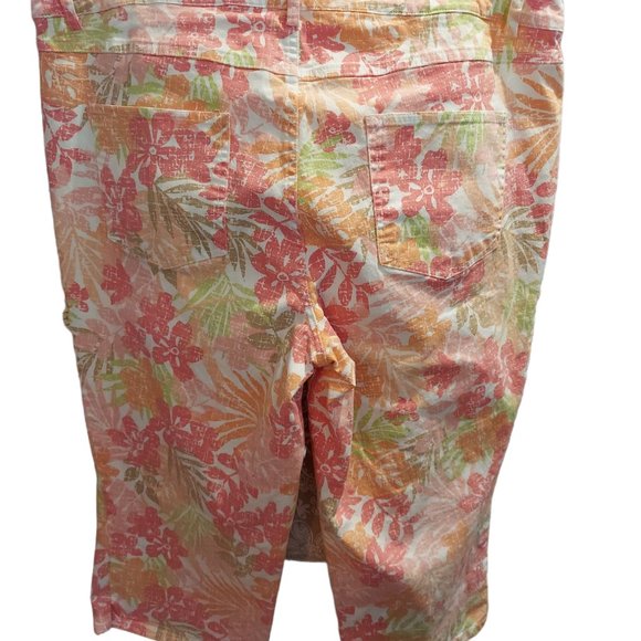 Christopher and Banks Floral Capris Women's Size 16 - Picture 2 of 5